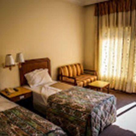 Hotel Lumbini Garden New Crystal Extérieur photo