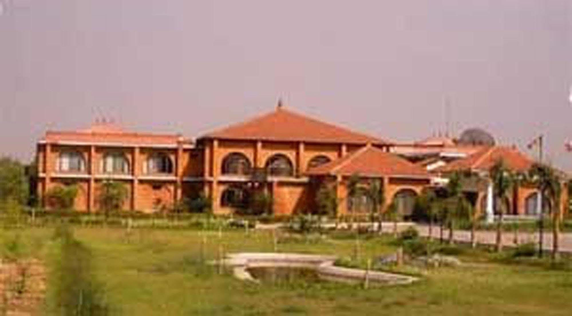 Hotel Lumbini Garden New Crystal Extérieur photo